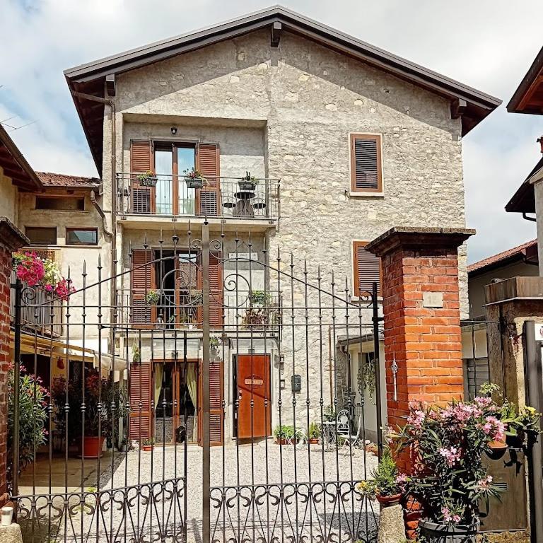 B&B Cristalli Di Luce Albavilla ภายนอก รูปภาพ